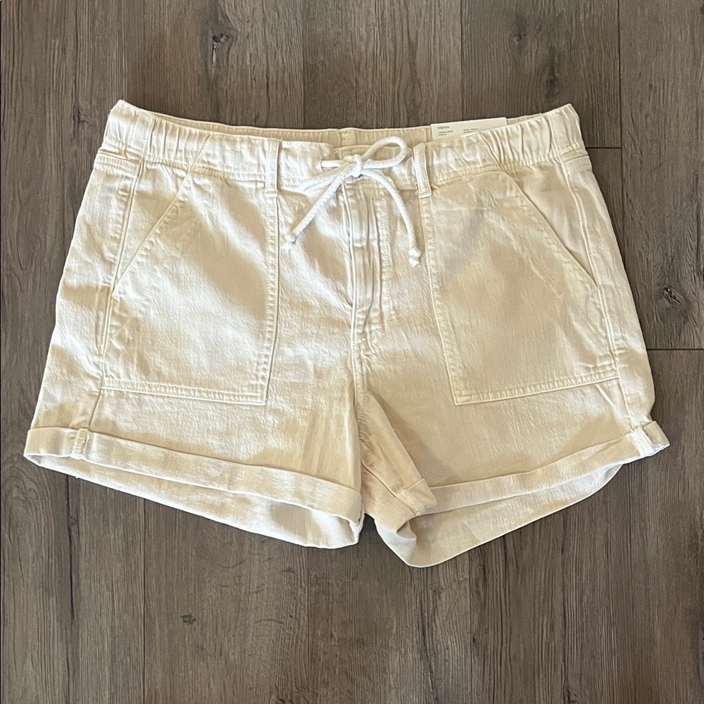 American Eagle Tomgirl Stretch Shorts in a cream NWT - Picture 4 of 10
